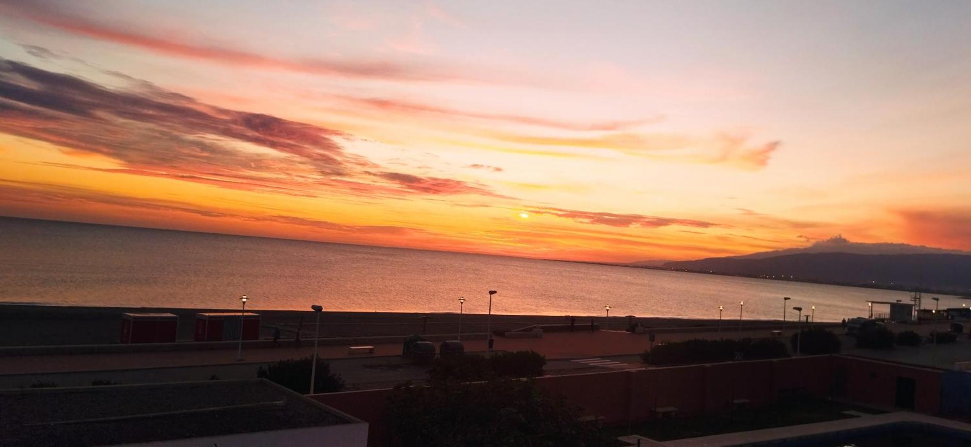 Primera Linea, Magnificas Vistas Al Mar Y A La Playa Retamar  Eksteriør billede